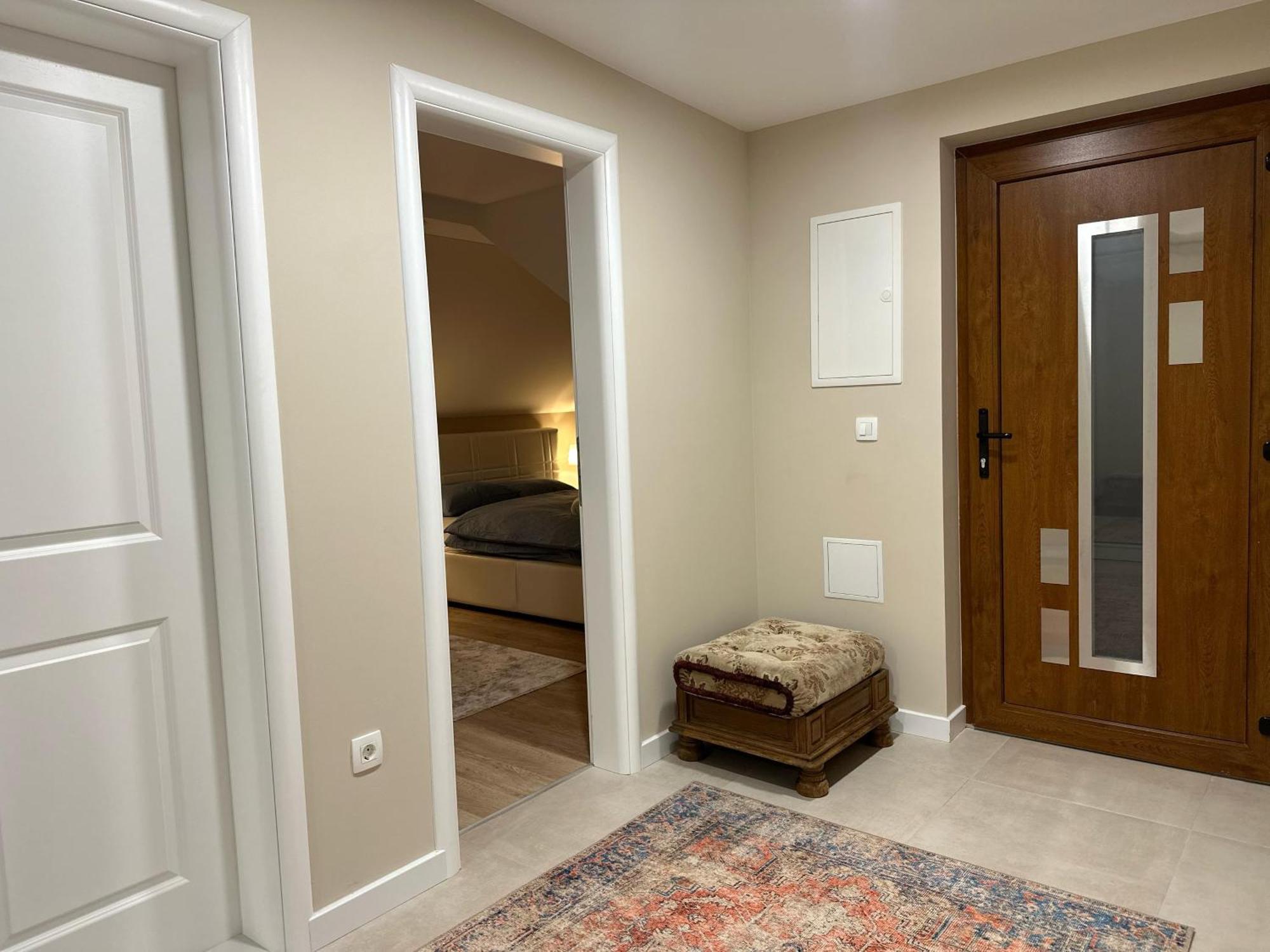 16th Street Apartment *